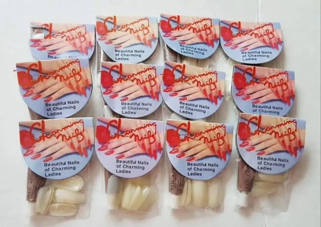 Charming Fake Nails 240 Pcs with Glue - Image 3